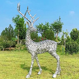 Hollow deer sculpture2