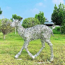 Hollow deer sculpture4