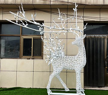 Stainless steel white leaf deer sculpture