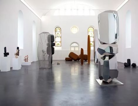 show stainless steel sculptures